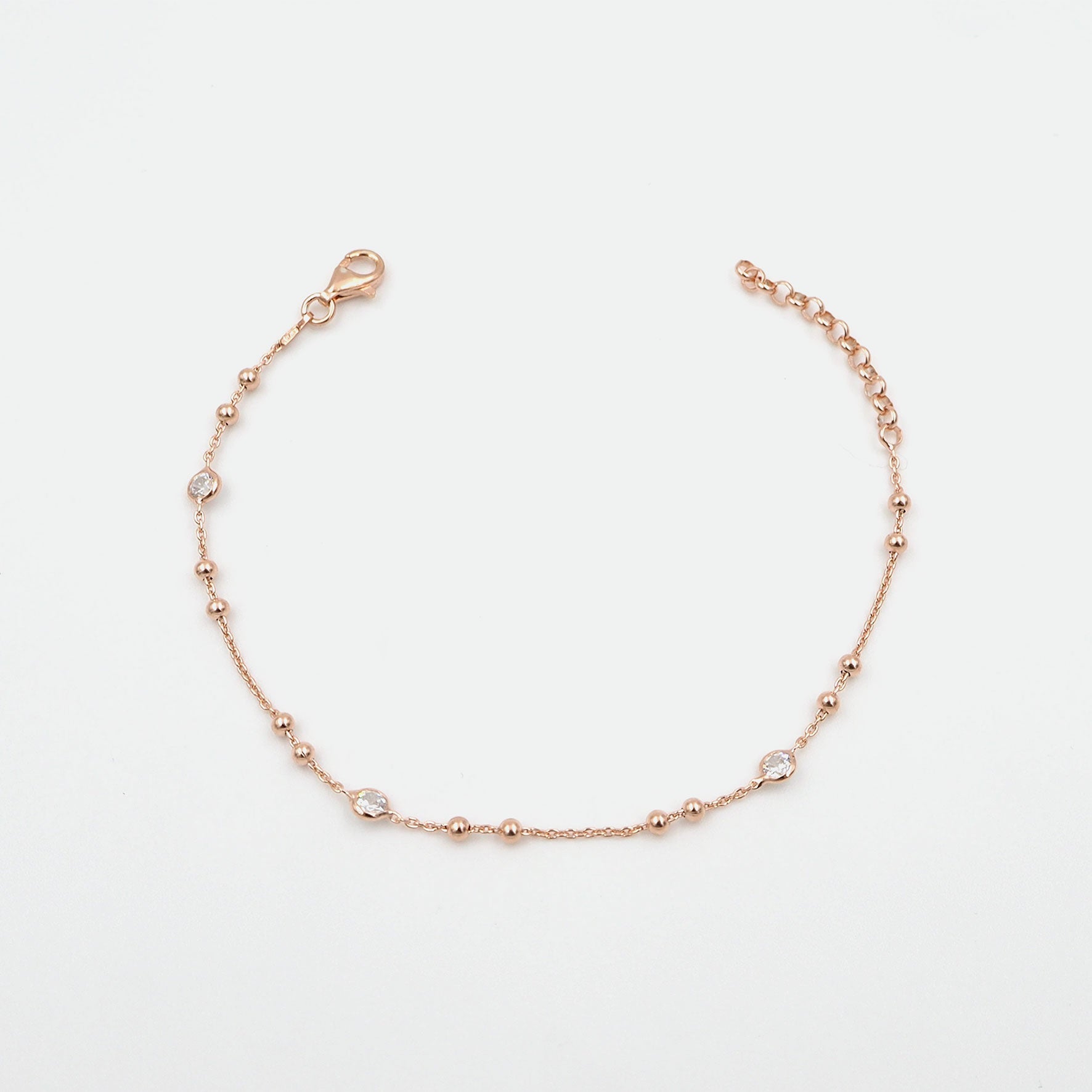 Silber Armbaender fuer Damen jetzt kaufen in unserem Onlineshop oder vor Ort in unserer Filiale in Basel